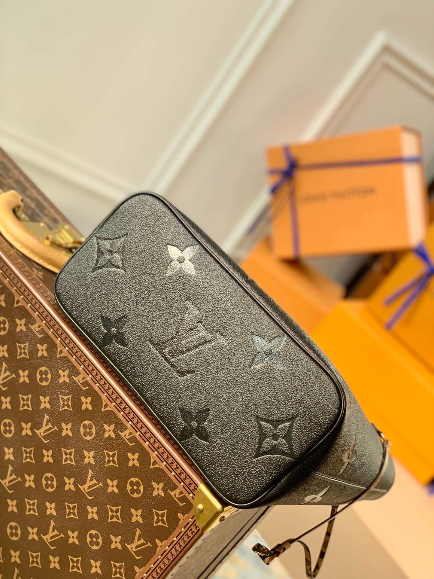 M58525 neverfull Monogram Empreinte Handbag black calfskin