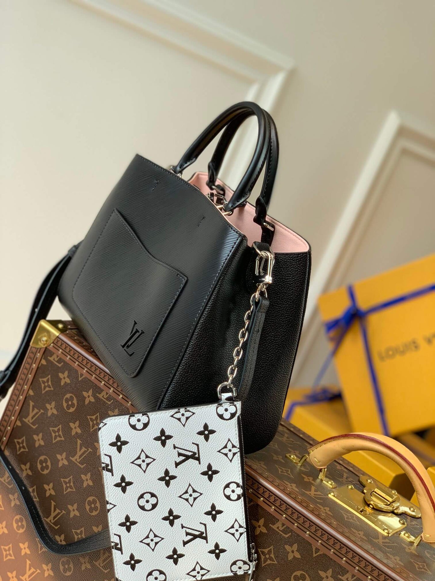 M59953 Marelle Tote MM Black grained Epi leather handbag