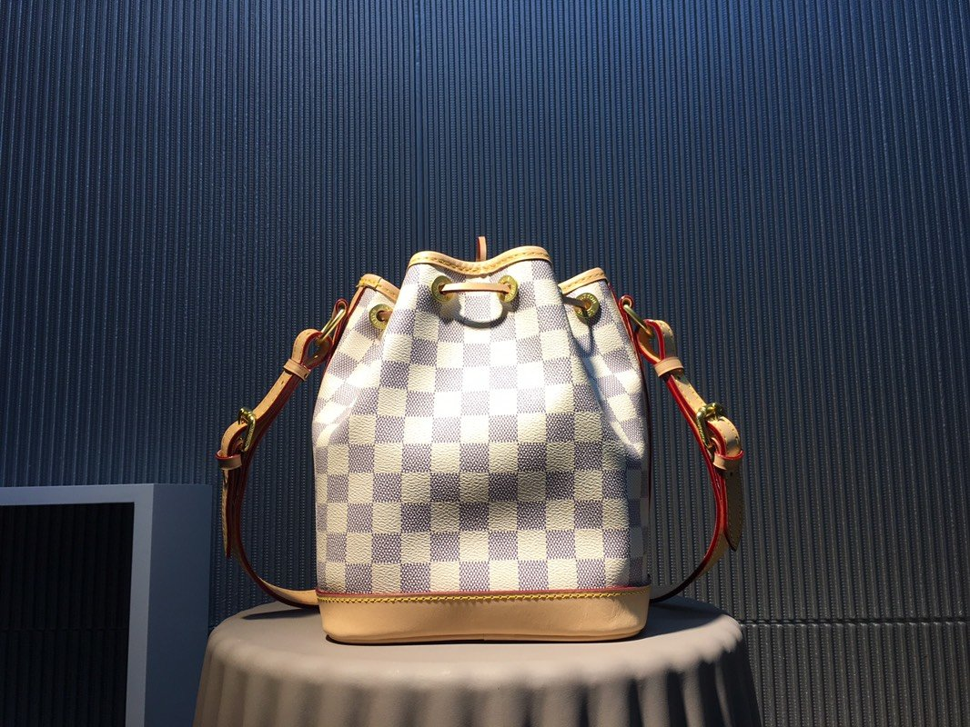 Elite Carryalls