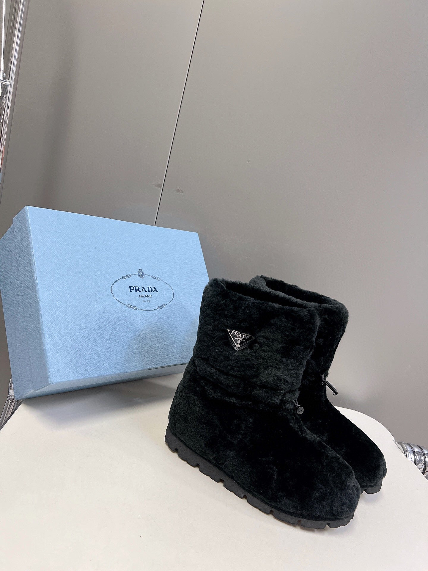 PD SHEARLING BOOTIES BLACK 1U258N 173 F0002  F ZF20