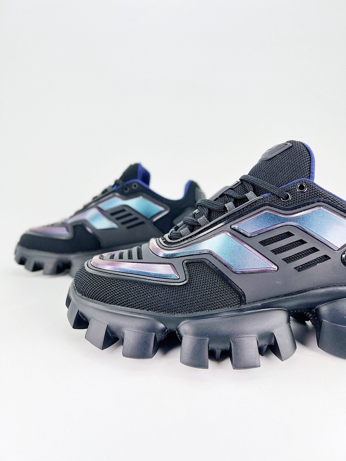 PR CLOUDBUST THUNDER LOW TOP SNEAKERS IN FABRIC IRIDESCENT