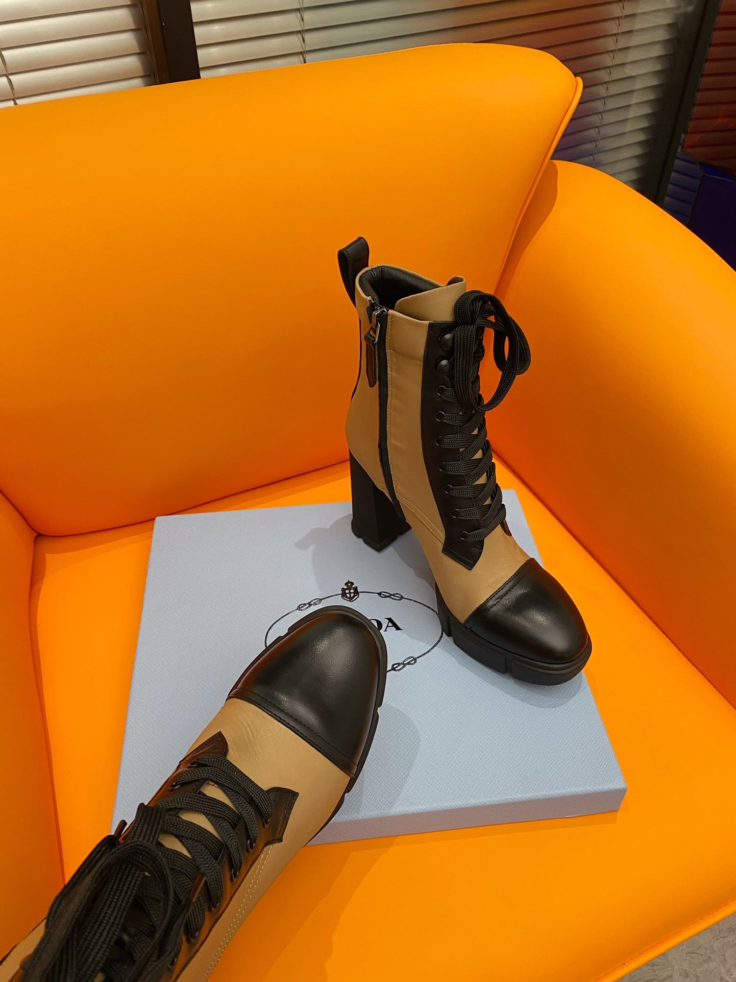 PD LOGO PLAQUE ANKLE BOOTS BROWN