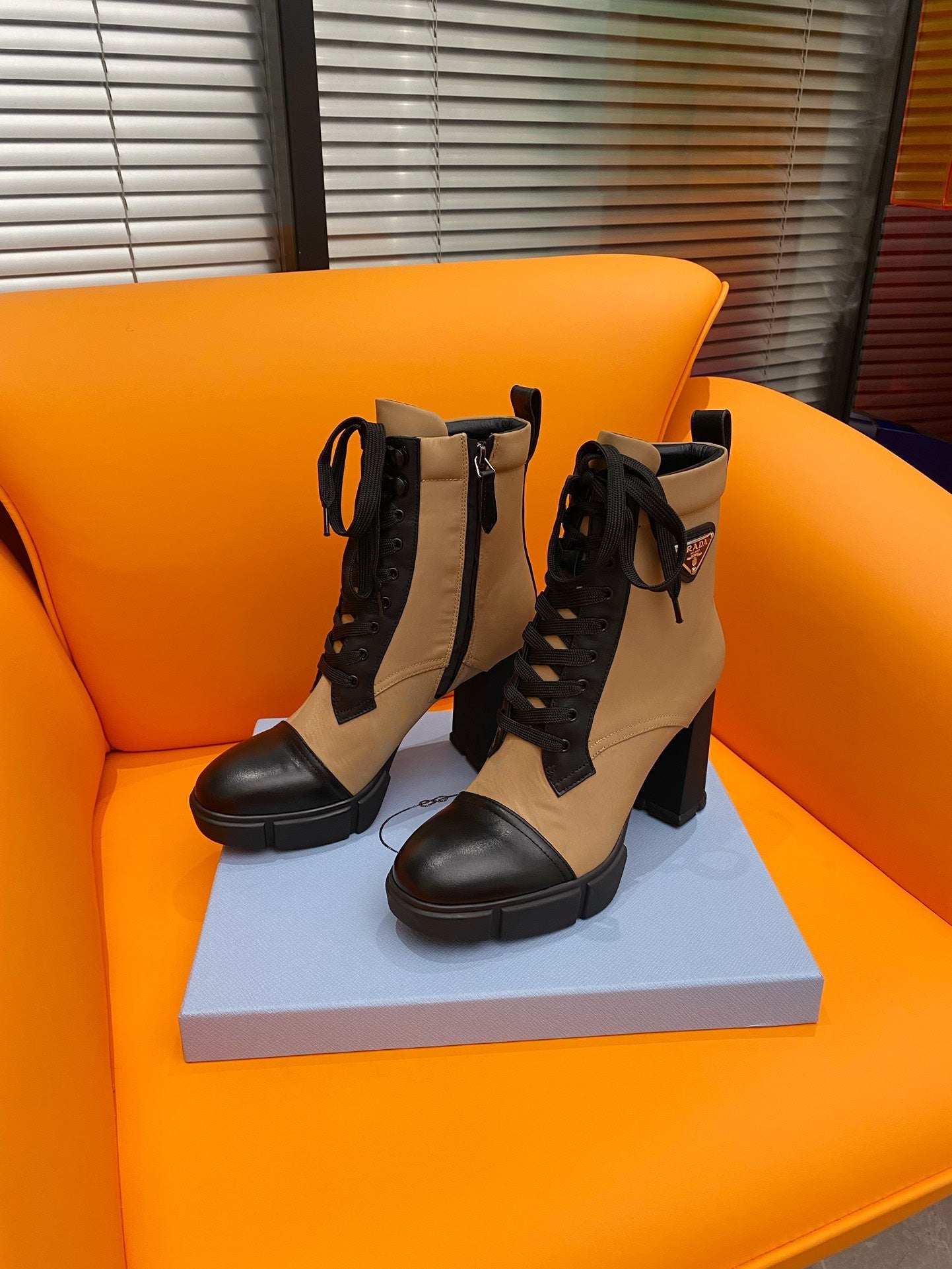 PD LOGO PLAQUE ANKLE BOOTS BROWN