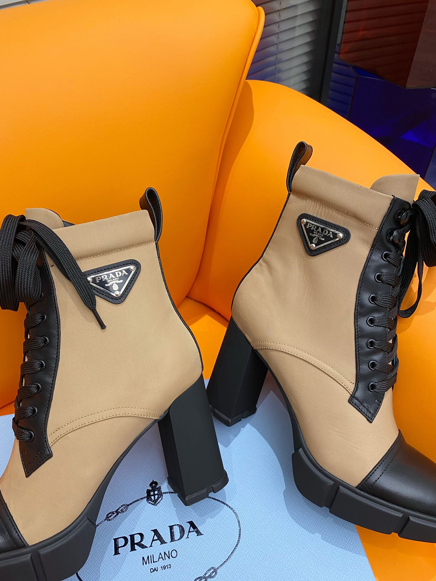PD LOGO PLAQUE ANKLE BOOTS BROWN