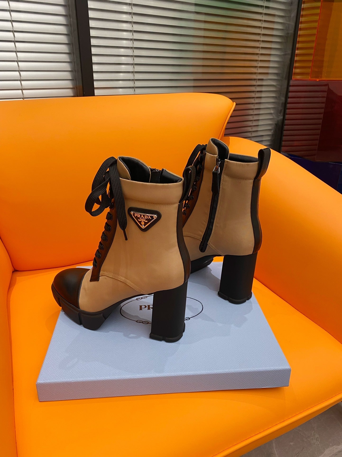 PD LOGO PLAQUE ANKLE BOOTS BROWN