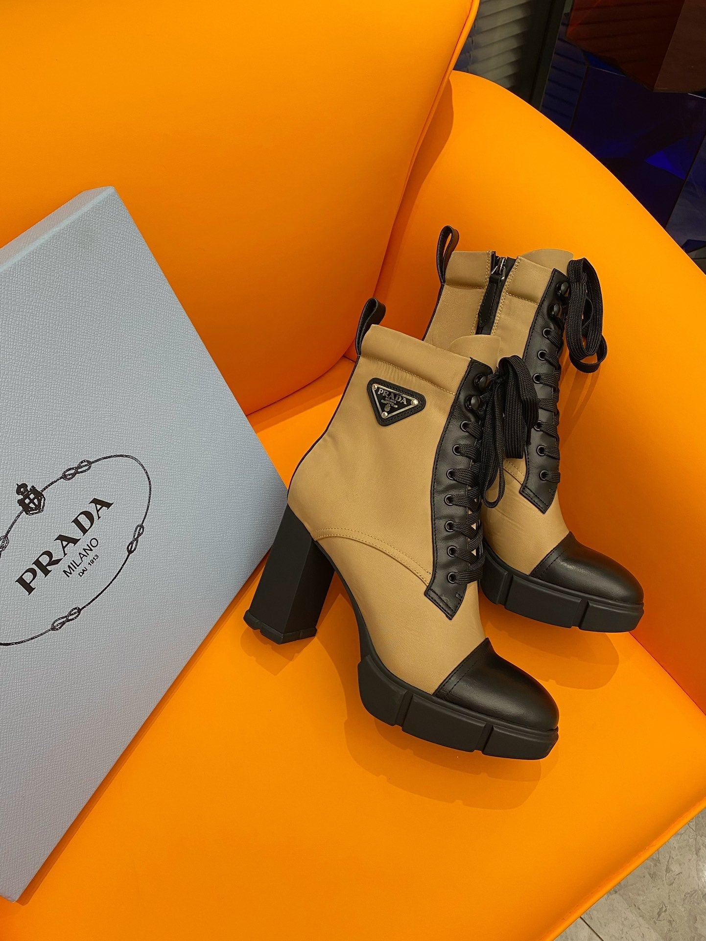 PD LOGO PLAQUE ANKLE BOOTS BROWN