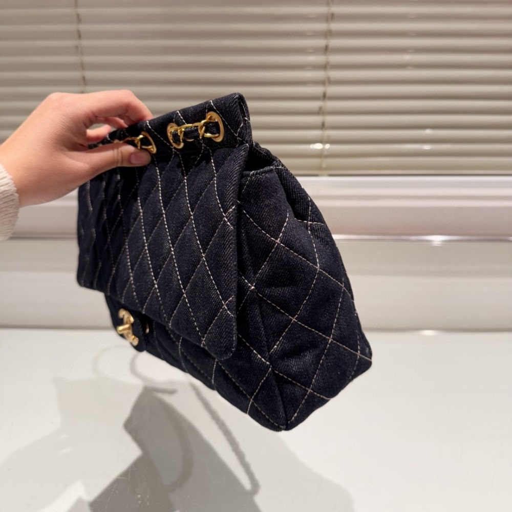 CC CLASSIC FLAP BAG IN DENIM DARK BLUE 30CM