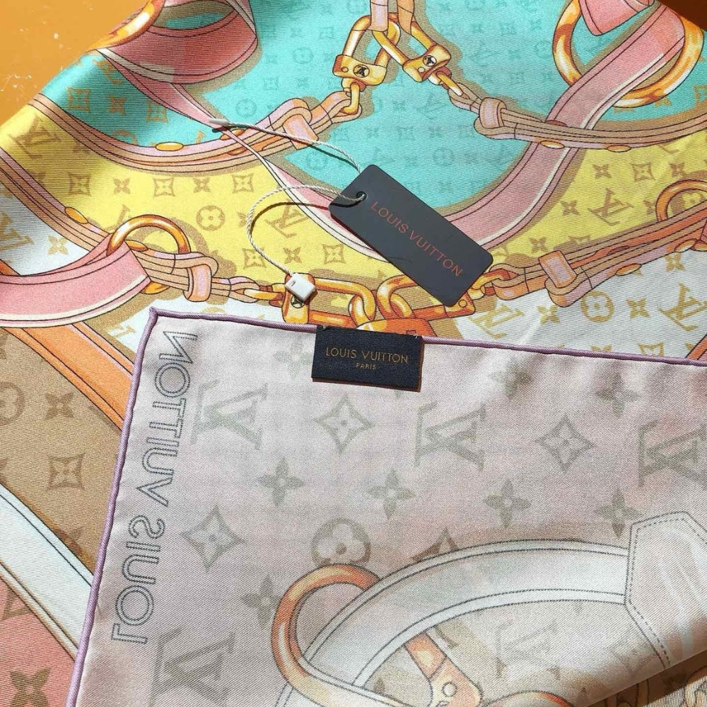 LV FLOWER AND STRAPS SQUARE IN PINK 90CM M79924