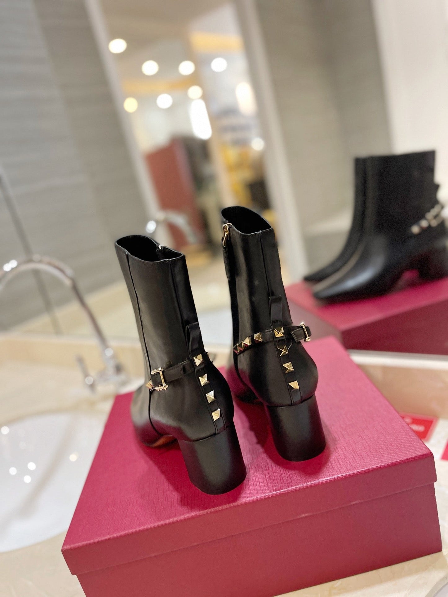 VL GARAVANI ROCKSTUD NAPPA ANKLE BOOT BLACK 1W2S0FH5NAP 0NO