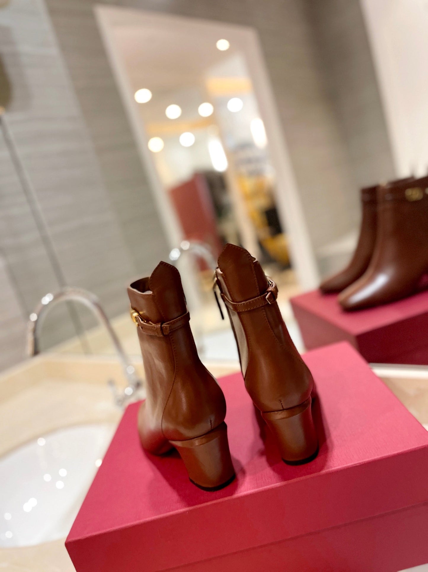 VL GARAVANI TAN GO ANKLE BOOT IN CALFSKIN LEATHER BROWN