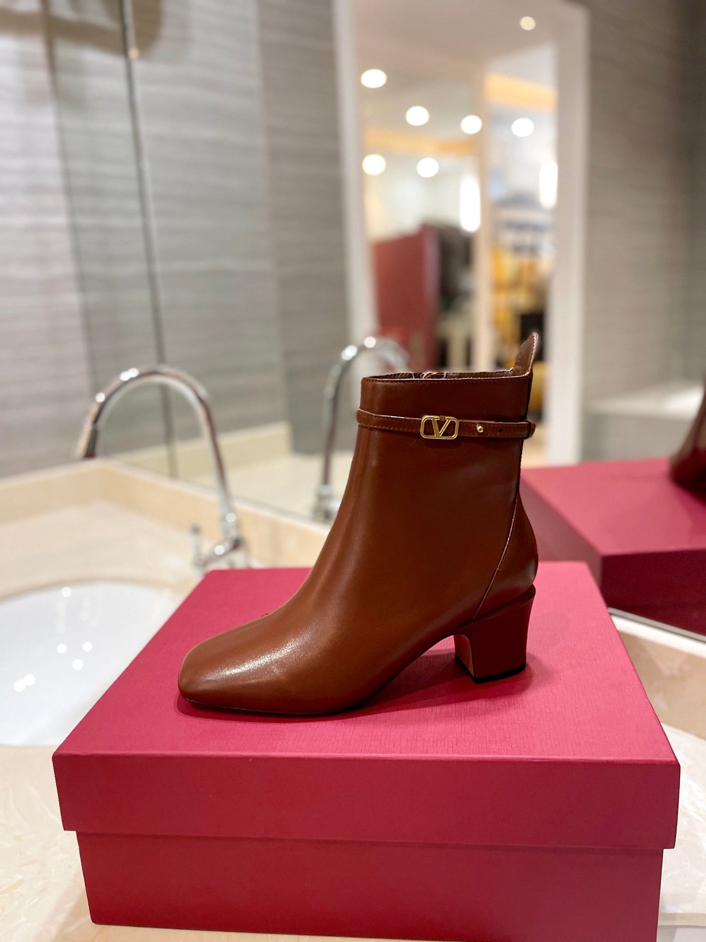VL GARAVANI TAN GO ANKLE BOOT IN CALFSKIN LEATHER BROWN