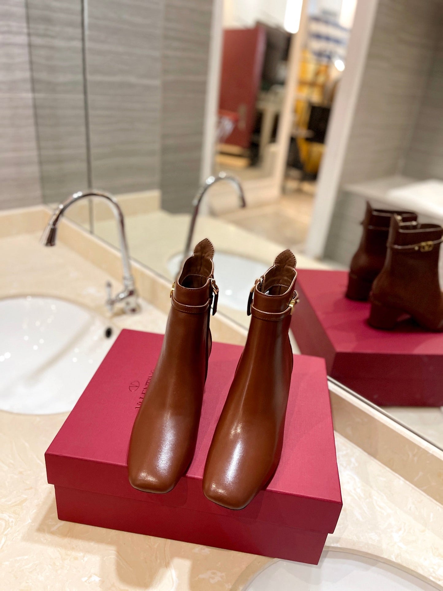 VL GARAVANI TAN GO ANKLE BOOT IN CALFSKIN LEATHER BROWN