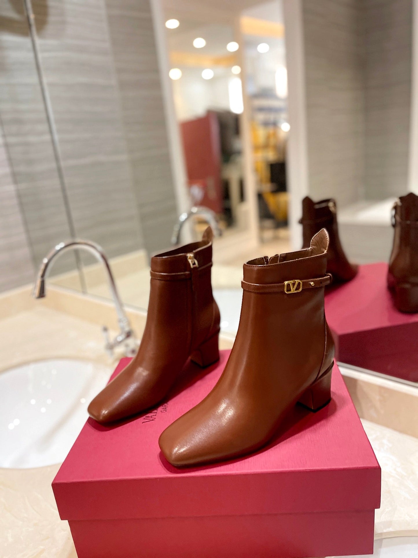 VL GARAVANI TAN GO ANKLE BOOT IN CALFSKIN LEATHER BROWN