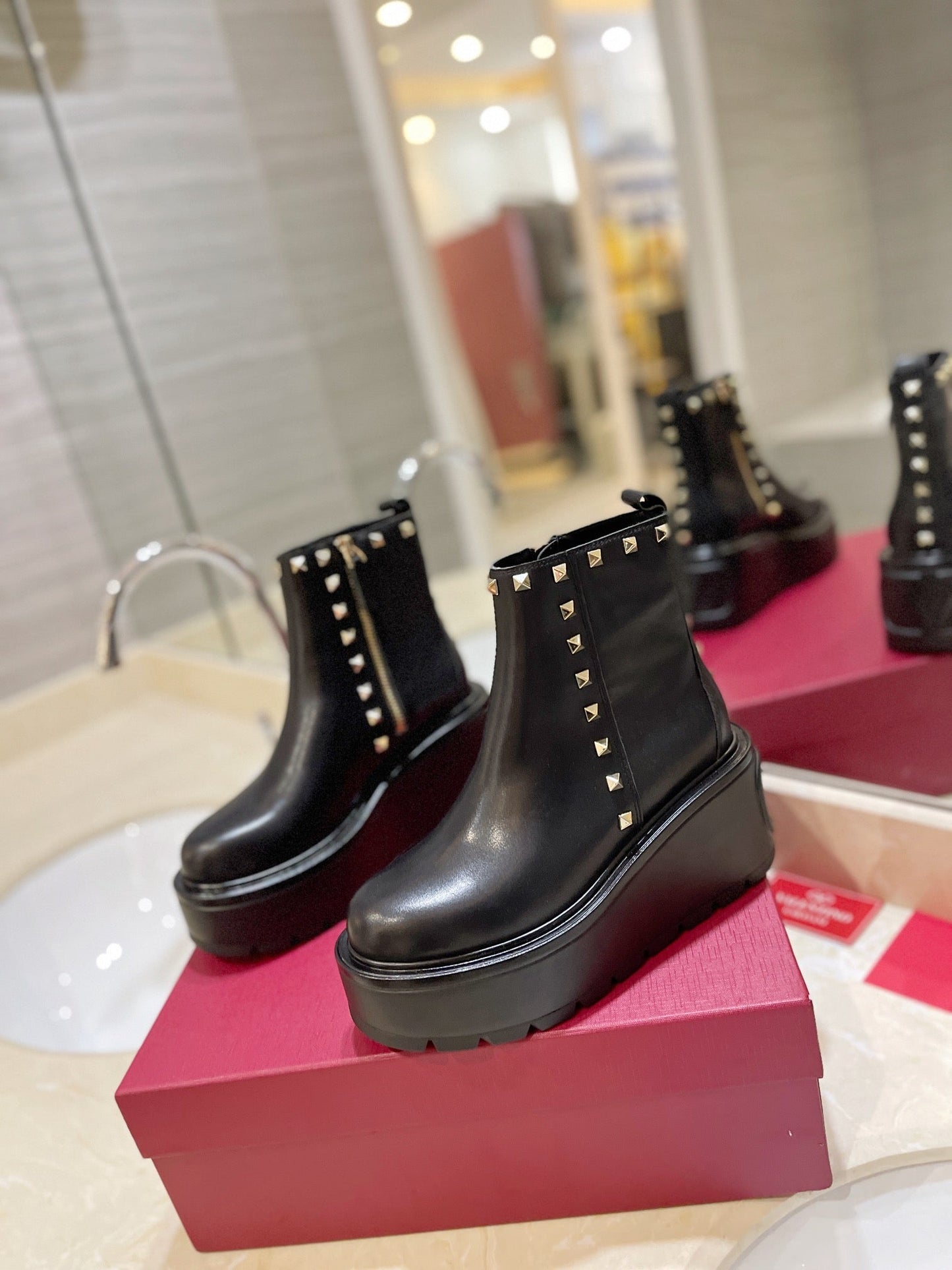 VL GARAVANI UNIQUEFORM CALFSKIN ANKLE BOOT BLACK 1W2S0CS0MMD 0NO
