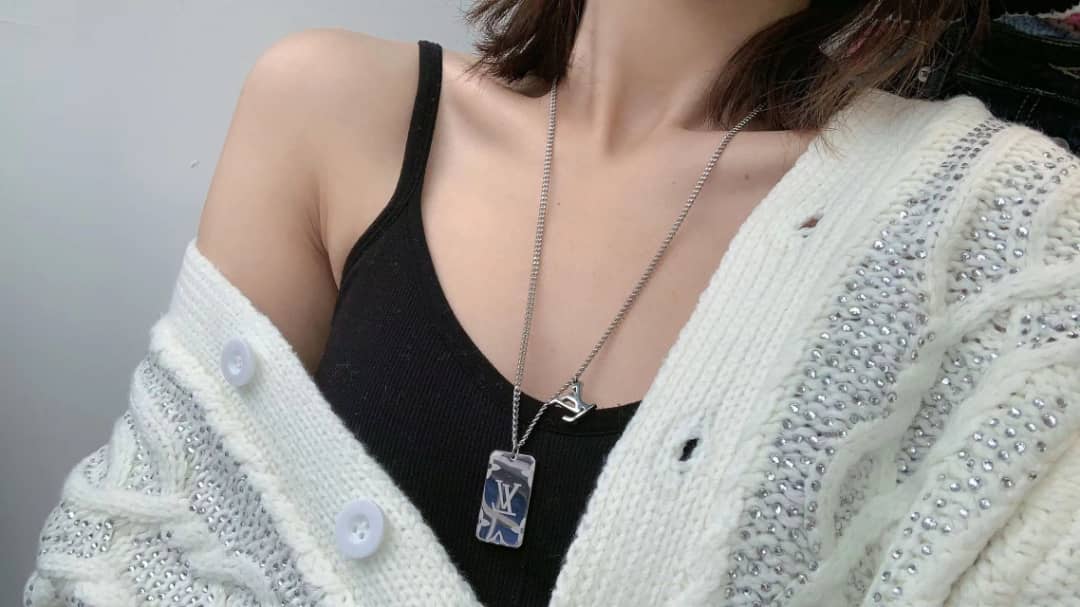 LV Necklaces 666