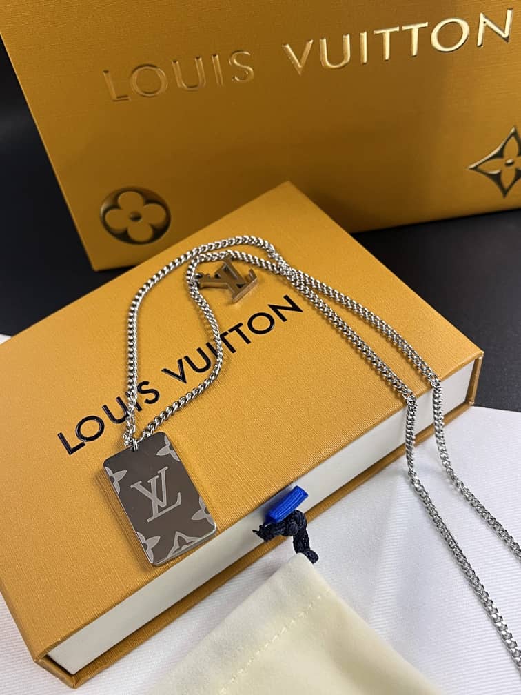 LV Necklaces 666