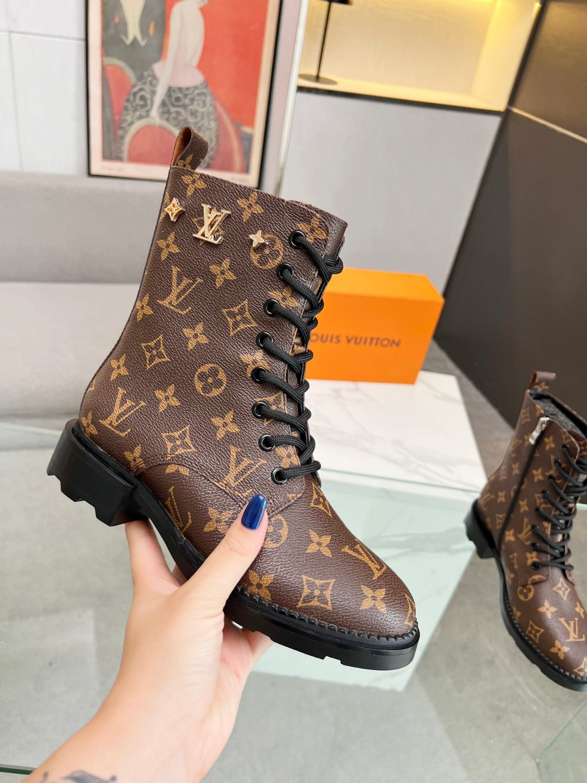 LV Women's Boots 202