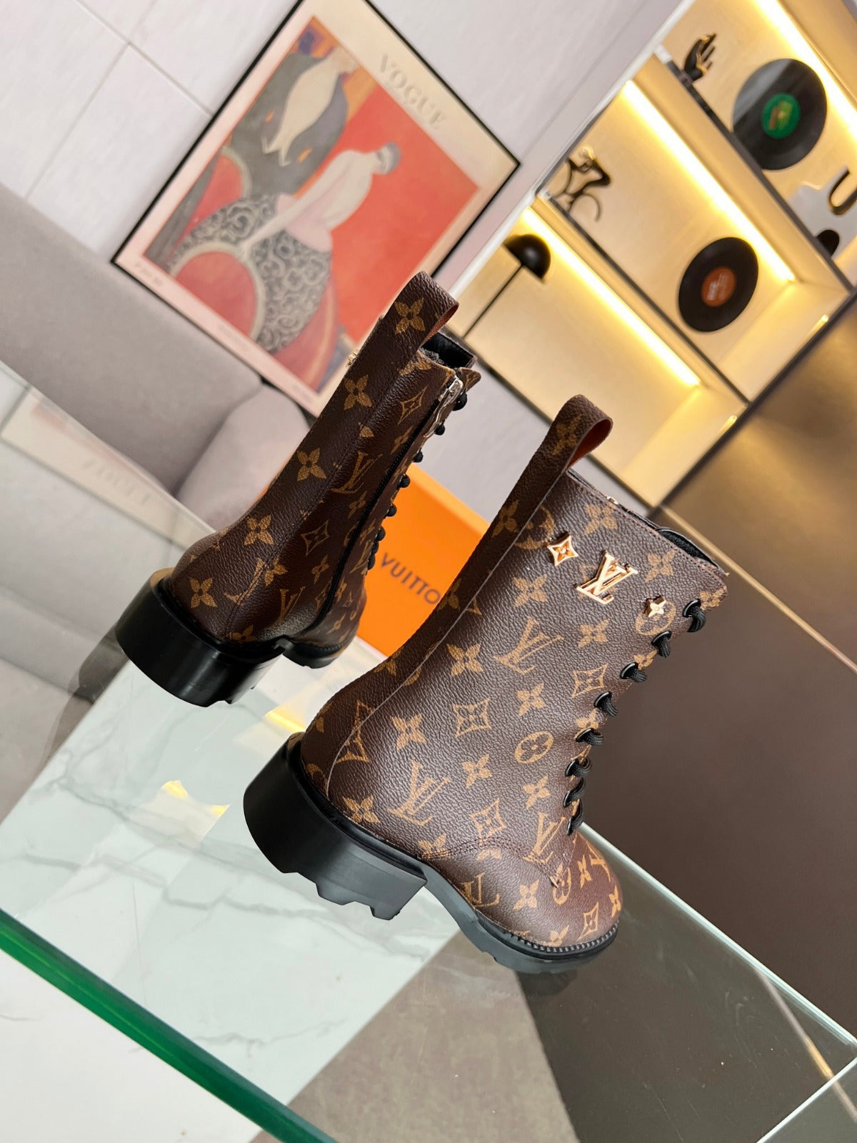 LV Women's Boots 202