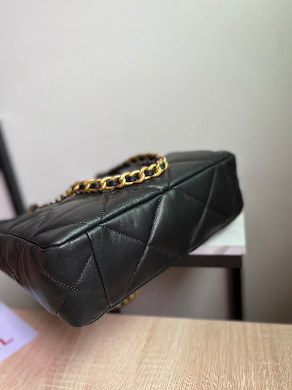 Luxe Touch Bags 

 -  Bags - 2700