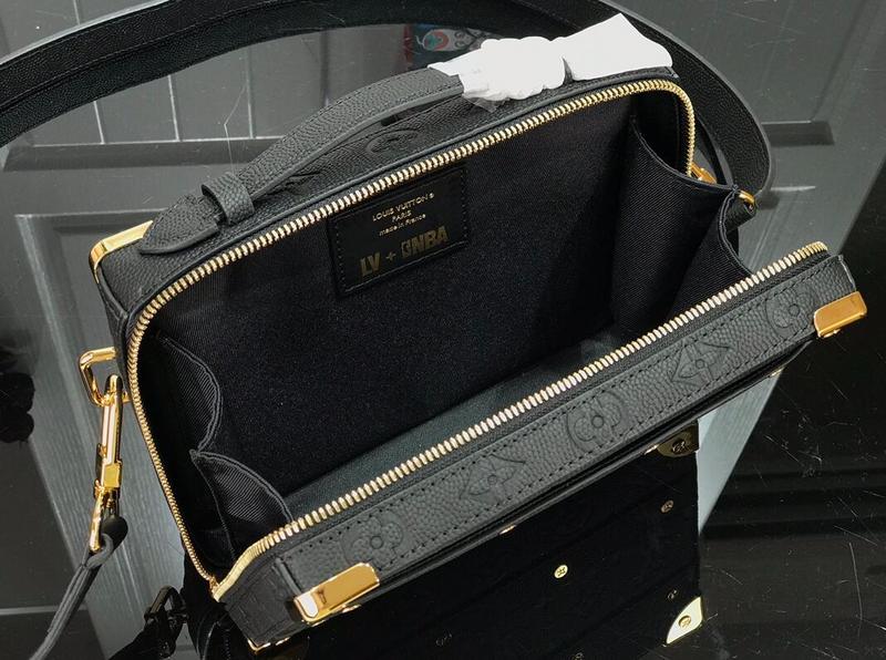 Luxe Touch Bags -   2359