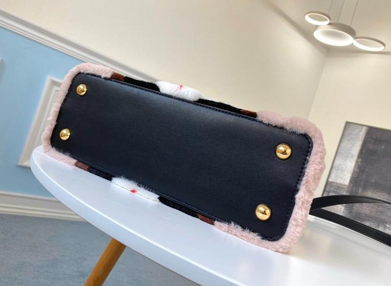 Luxe Touch Bags -   2590