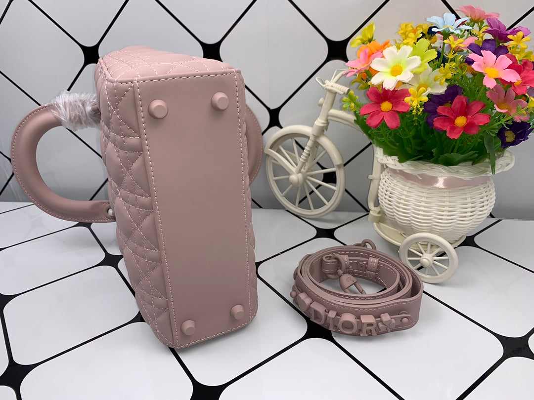 Luxe Touch Lady Bag