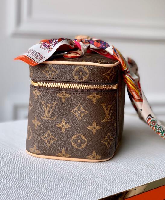 Luxe Touch Bags -   3066