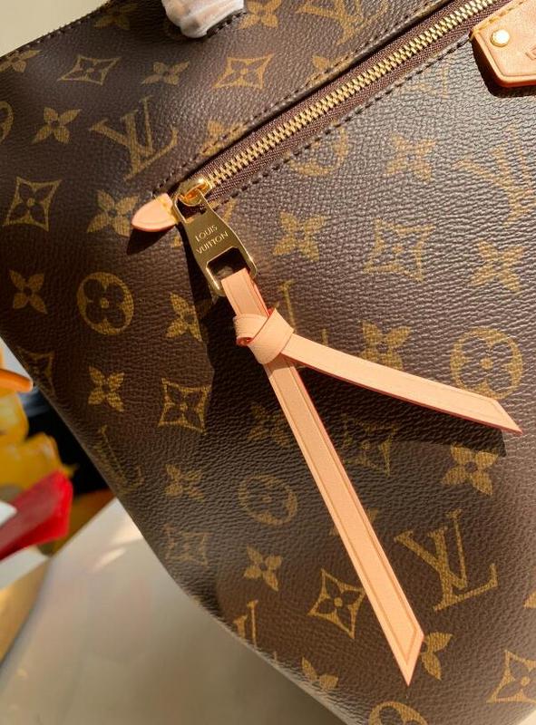 Luxe Touch Bags -   2598