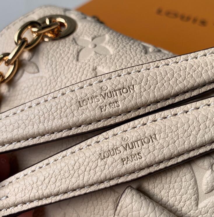 Luxe Touch Bags -   2952