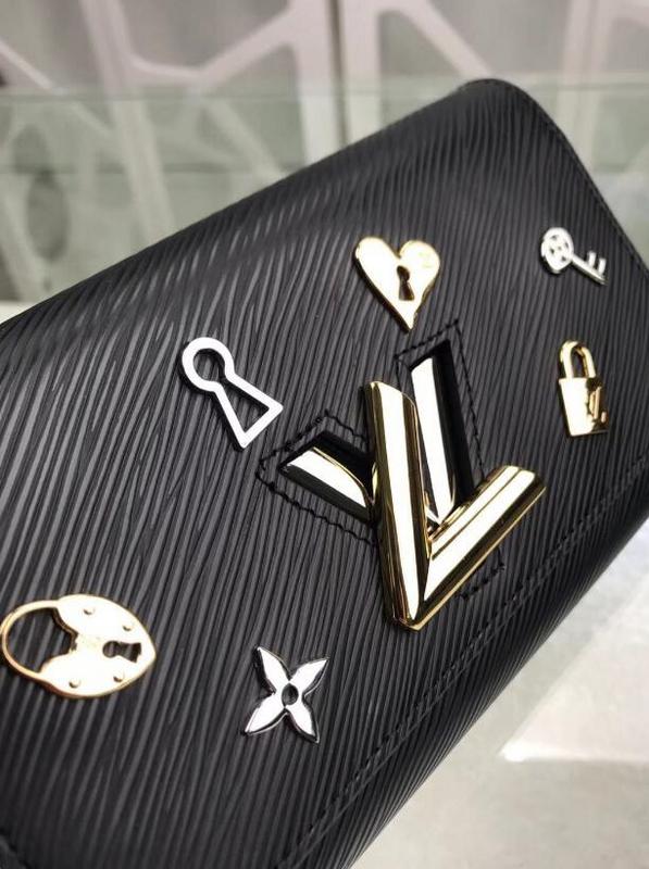 Luxe Touch Bags -   2800