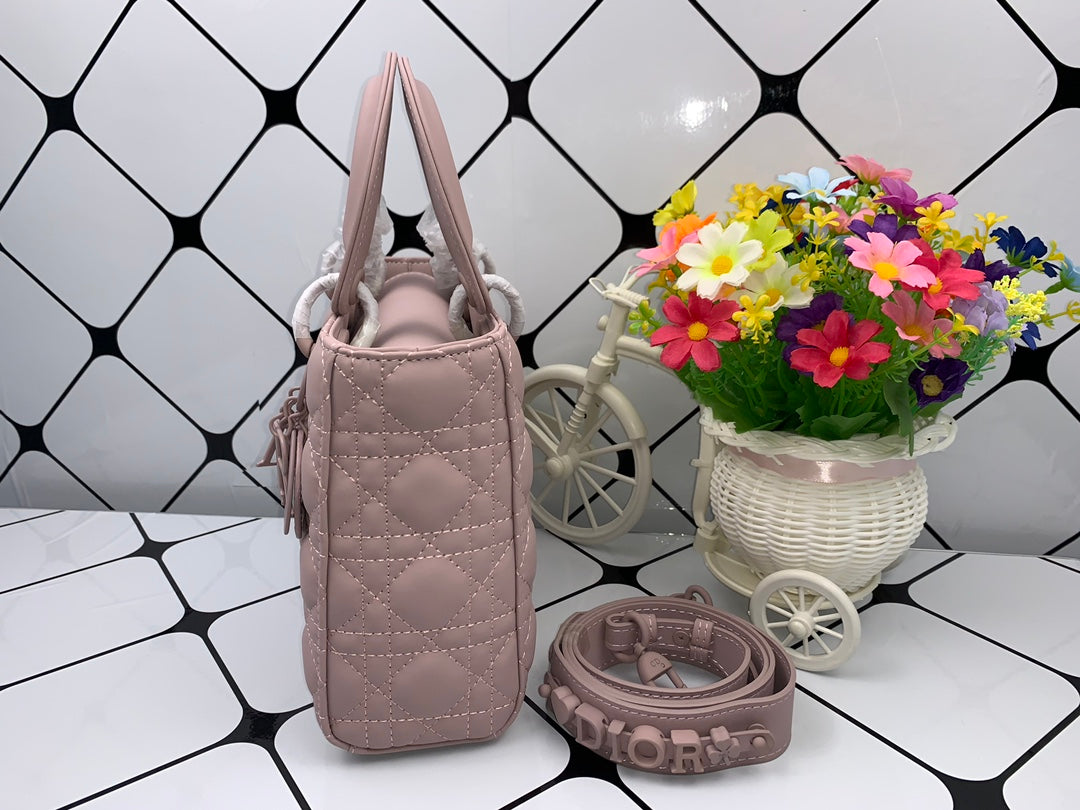 Luxe Touch Lady Bag