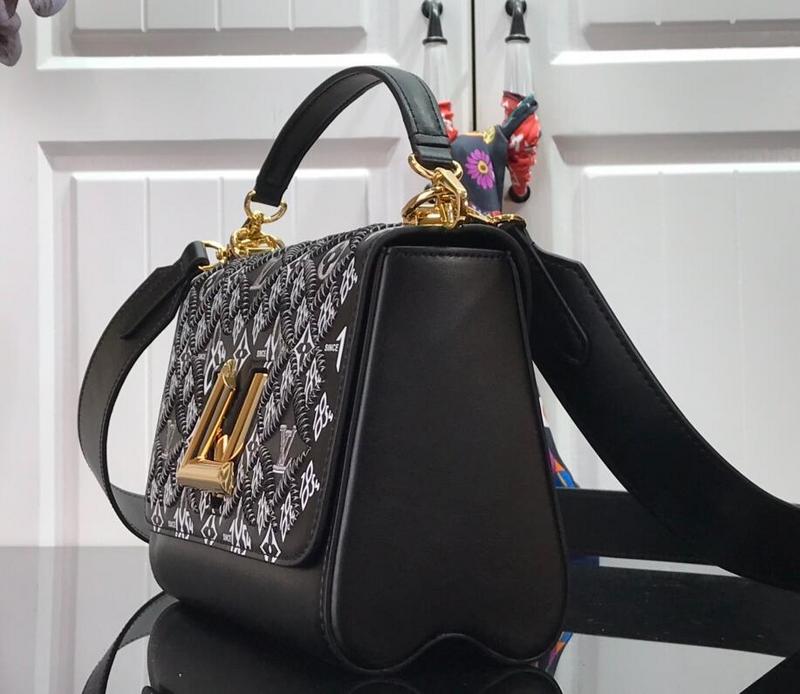 Luxe Touch Bags -   2319