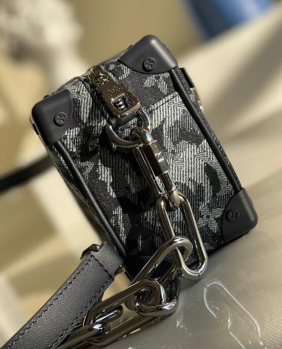 Luxe Touch Bags -   2549