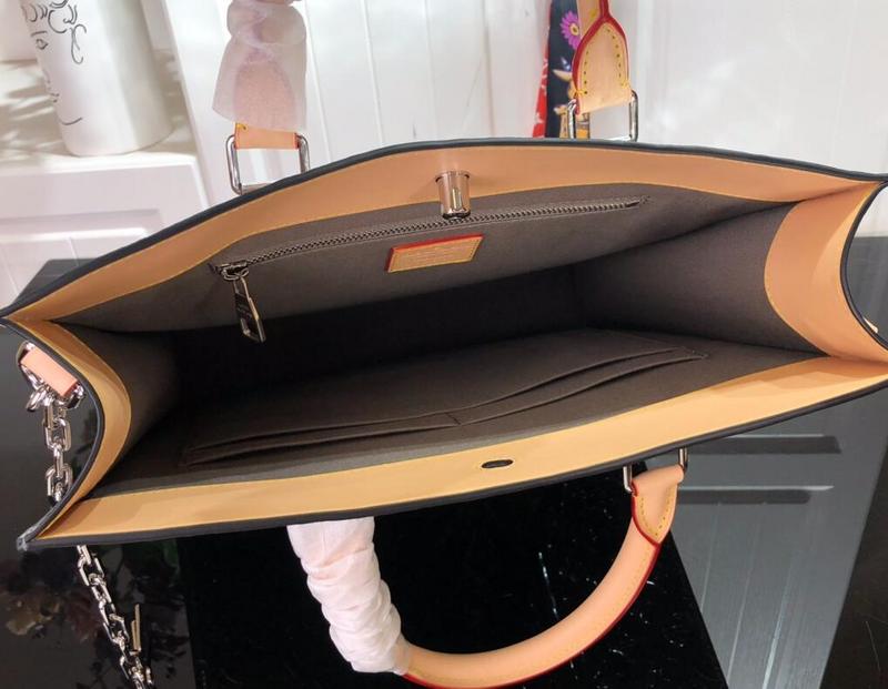 Luxe Touch Bags -   2130