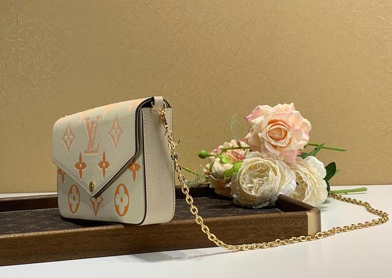 Luxe Touch Bags -   2500