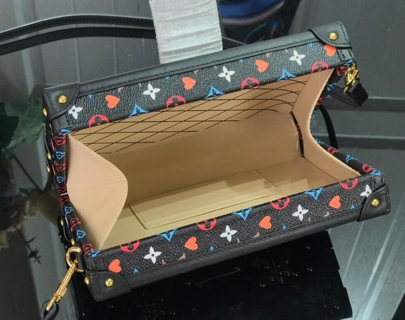 Luxe Touch Bags -   2730
