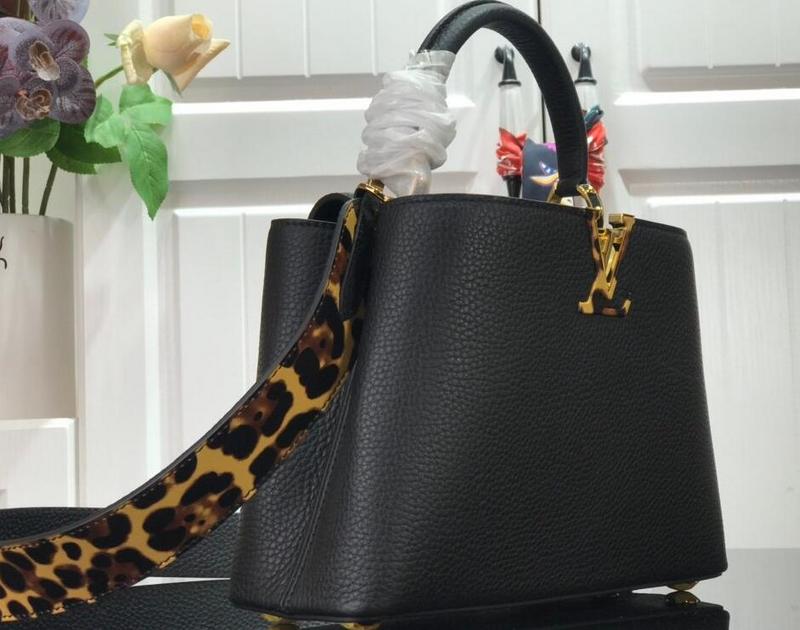 Luxe Touch Bags -   2719