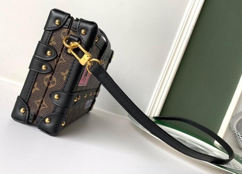 Luxe Touch Bags -   2991