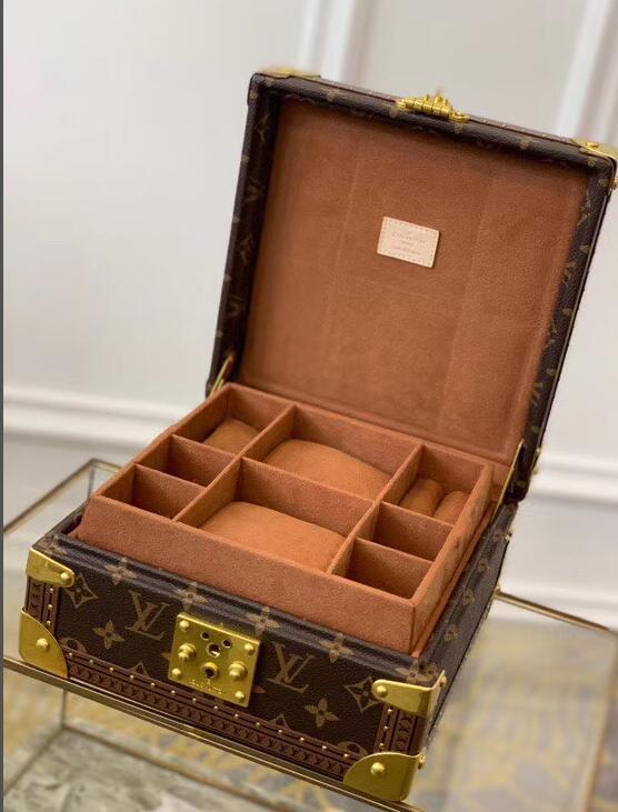 Luxe Touch Bags -   3166