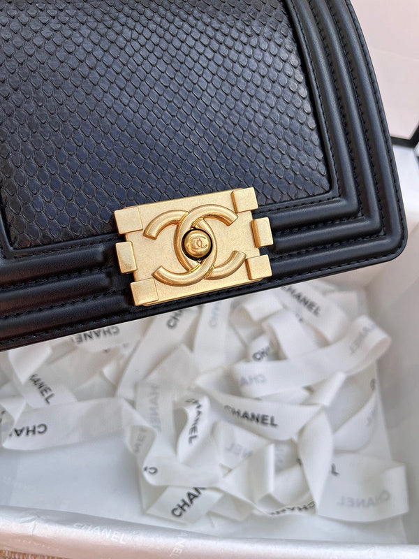 Luxe Touch Bags 

 -  Bags - 3420