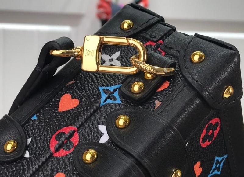 Luxe Touch Bags -   2730