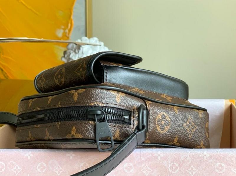Luxe Touch Bags -   2639
