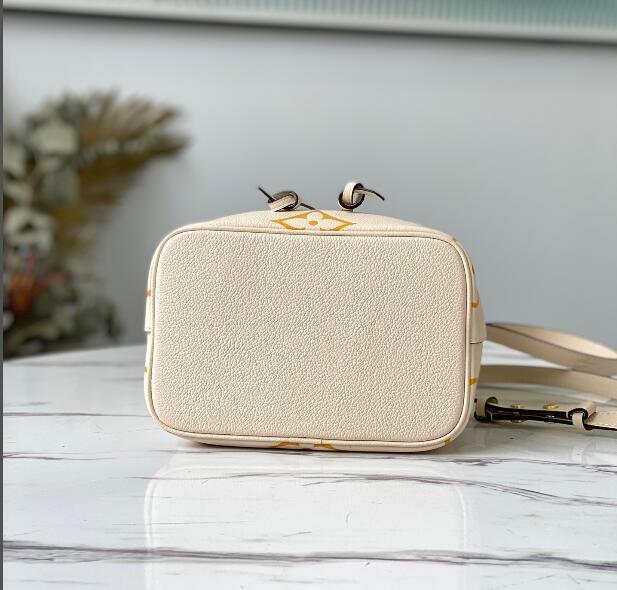 Luxe Touch Bags -   2470