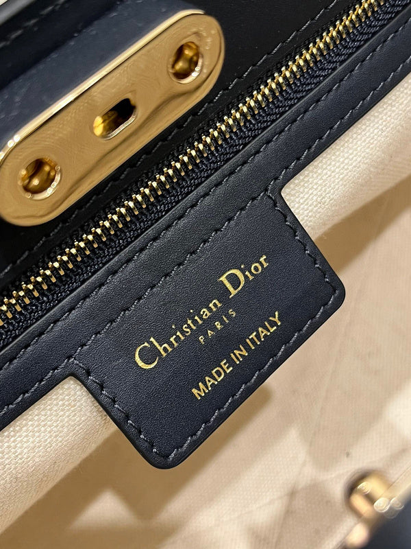 LTB - Luxe Touch Bags - 772