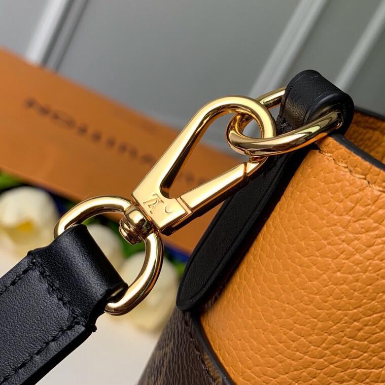 Luxe Touch Bags -   2943