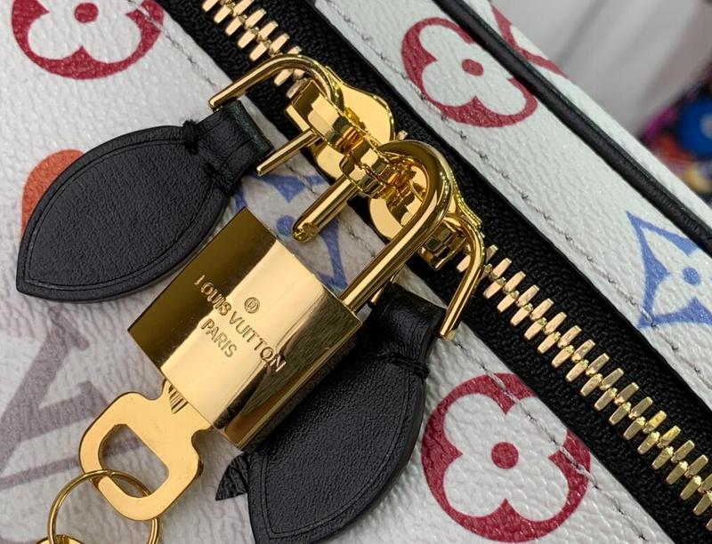 Luxe Touch Bags -   2642