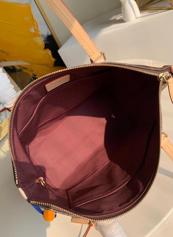 Luxe Touch Bags -   2623
