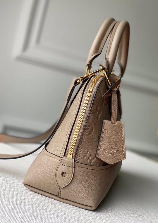 Luxe Touch Bags -   2992