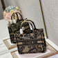 LTB - Luxe Touch Bags - 1935