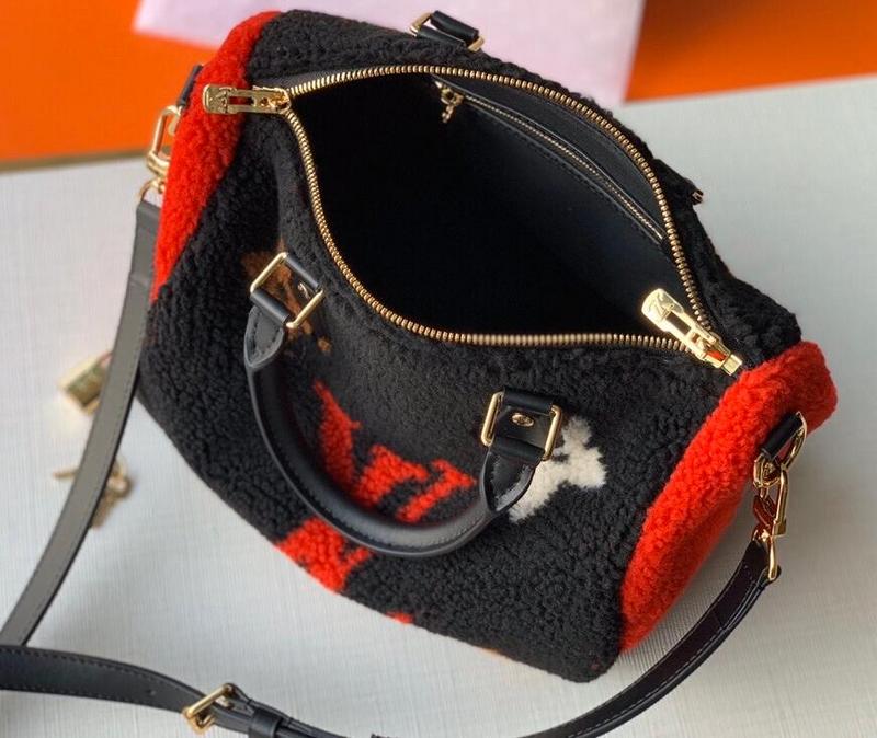 Luxe Touch Bags -   2994